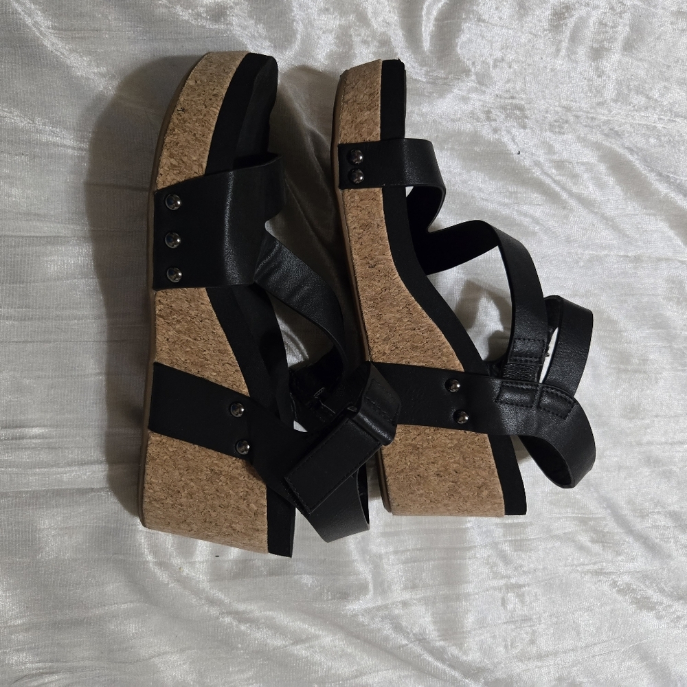 Black Wedge Sandals By Corky Size 8 EUC! Worn Once!! - Picture 6 of 7